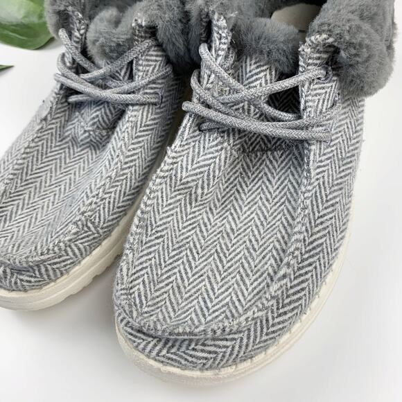 Hey Dude Britt Booties Shoes Grey Herringbone Wool Blend Faux Fur Women's 6 - Picture 3 of 13